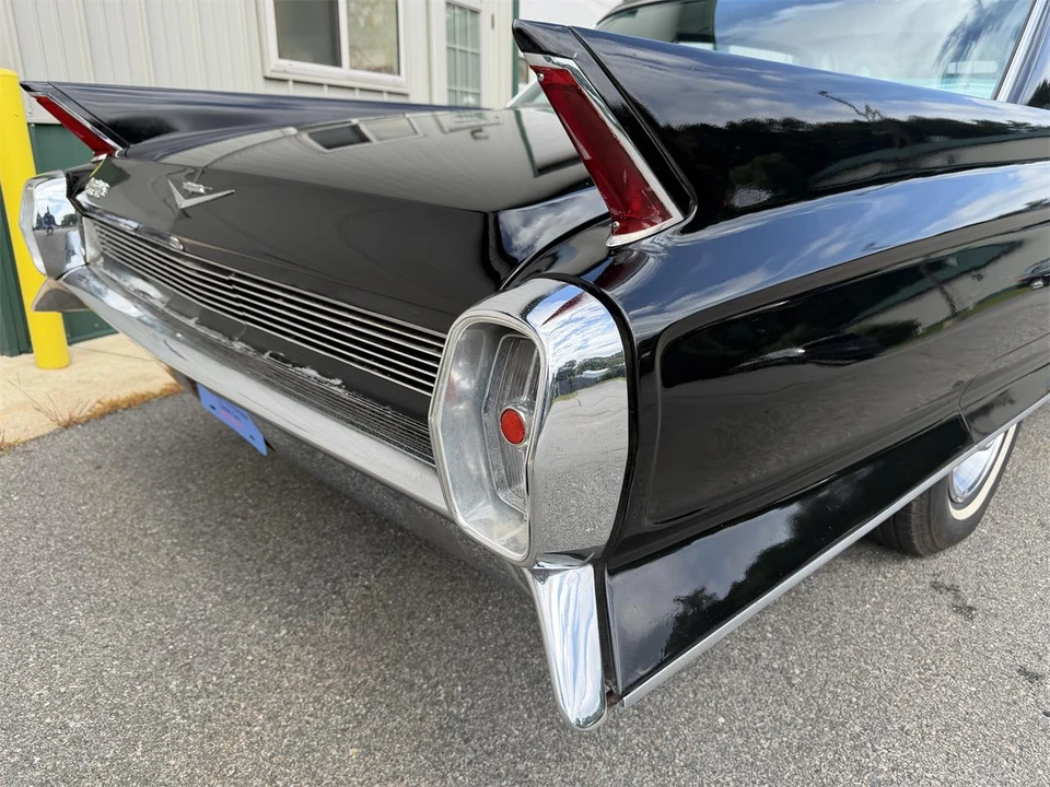 1961 Cadillac Series 62 6th Gen - Image 11 of 31
