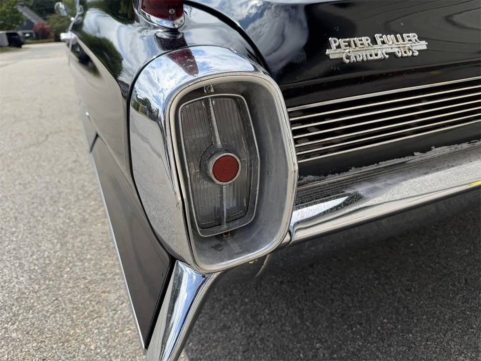 1961 Cadillac Series 62 6th Gen - Image 18 of 31