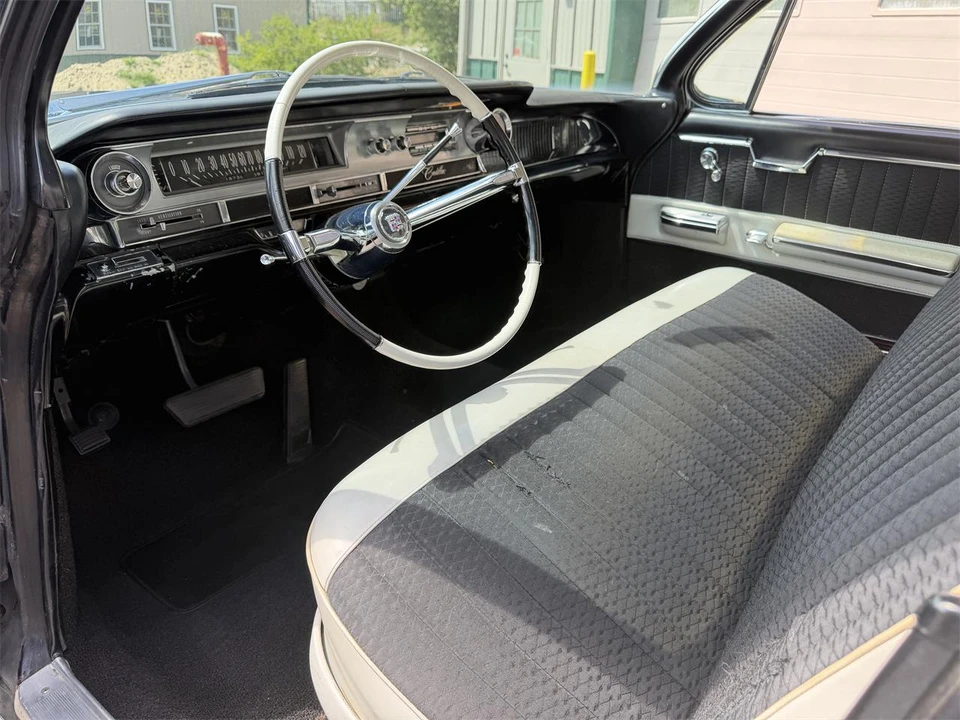 1961 Cadillac Series 62 6th Gen - Image 21 of 31
