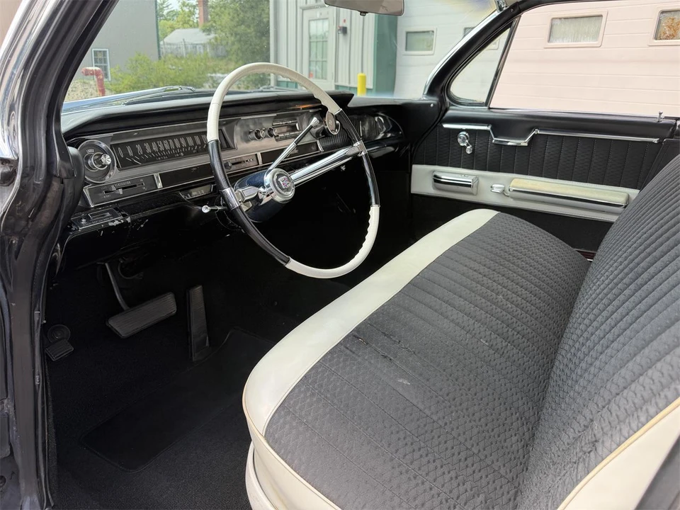 1961 Cadillac Series 62 6th Gen - Image 24 of 31