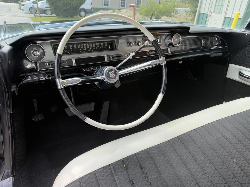 1961 Cadillac Series 62 6th Gen - Image 26 of 31