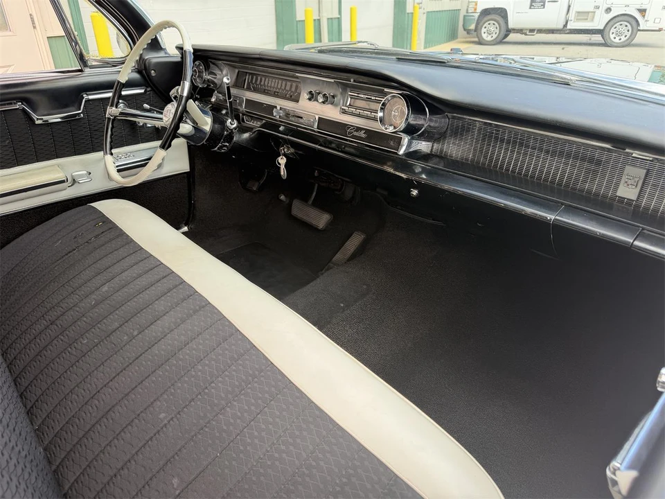 1961 Cadillac Series 62 6th Gen - Image 29 of 31