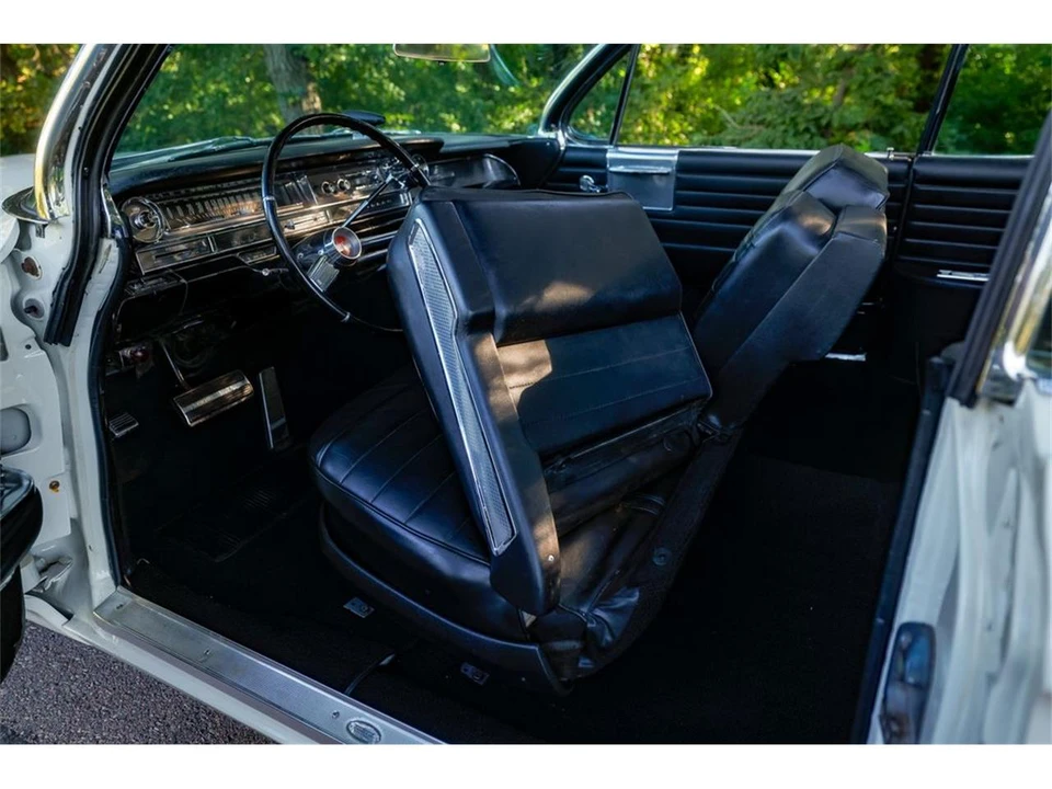 1961 Cadillac Series 62 6th Gen - Image 11 of 31