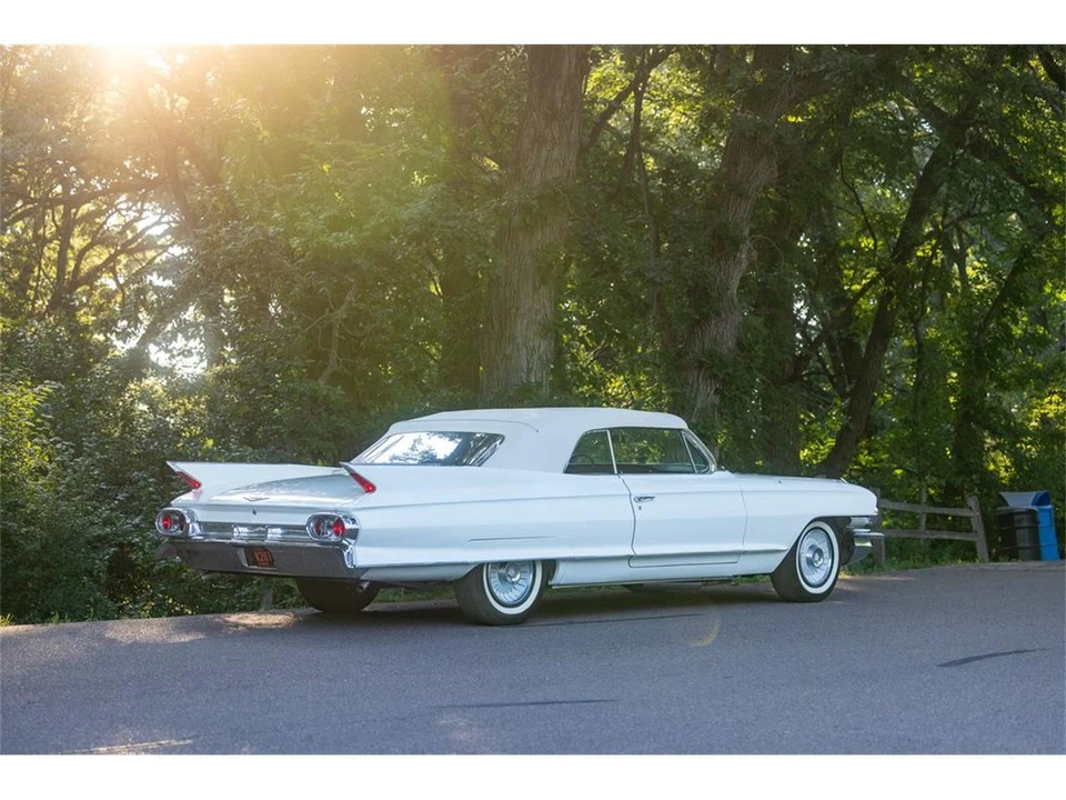 1961 Cadillac Series 62 6th Gen - Image 26 of 31