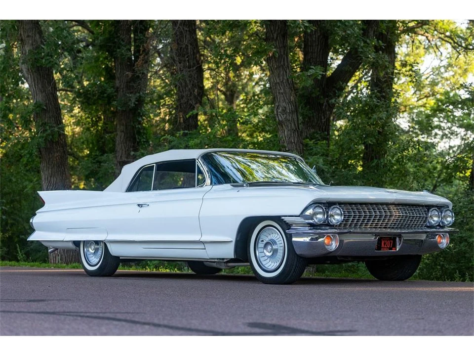 1961 Cadillac Series 62 6th Gen - Image 21 of 31