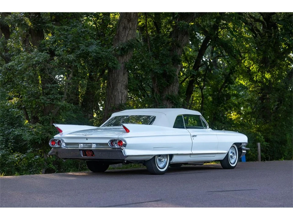 1961 Cadillac Series 62 6th Gen - Image 27 of 31