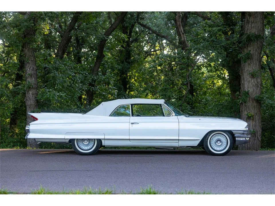 1961 Cadillac Series 62 6th Gen - Image 22 of 31