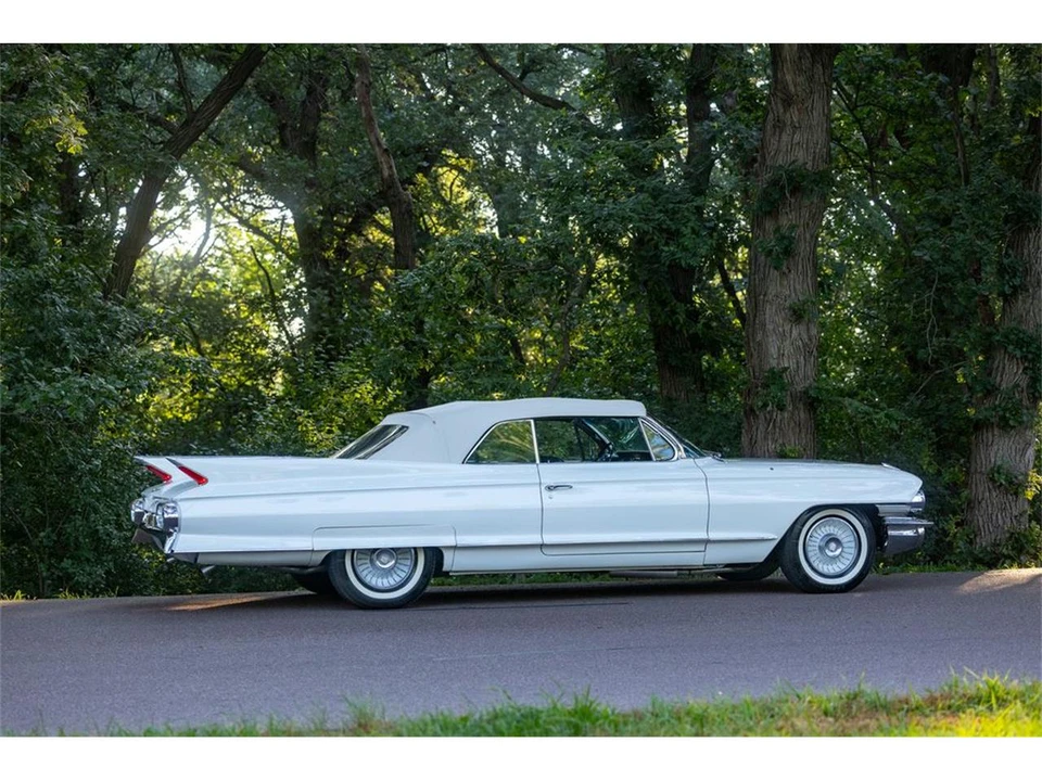 1961 Cadillac Series 62 6th Gen - Image 8 of 31