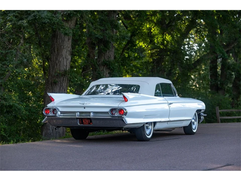 1961 Cadillac Series 62 6th Gen - Image 28 of 31