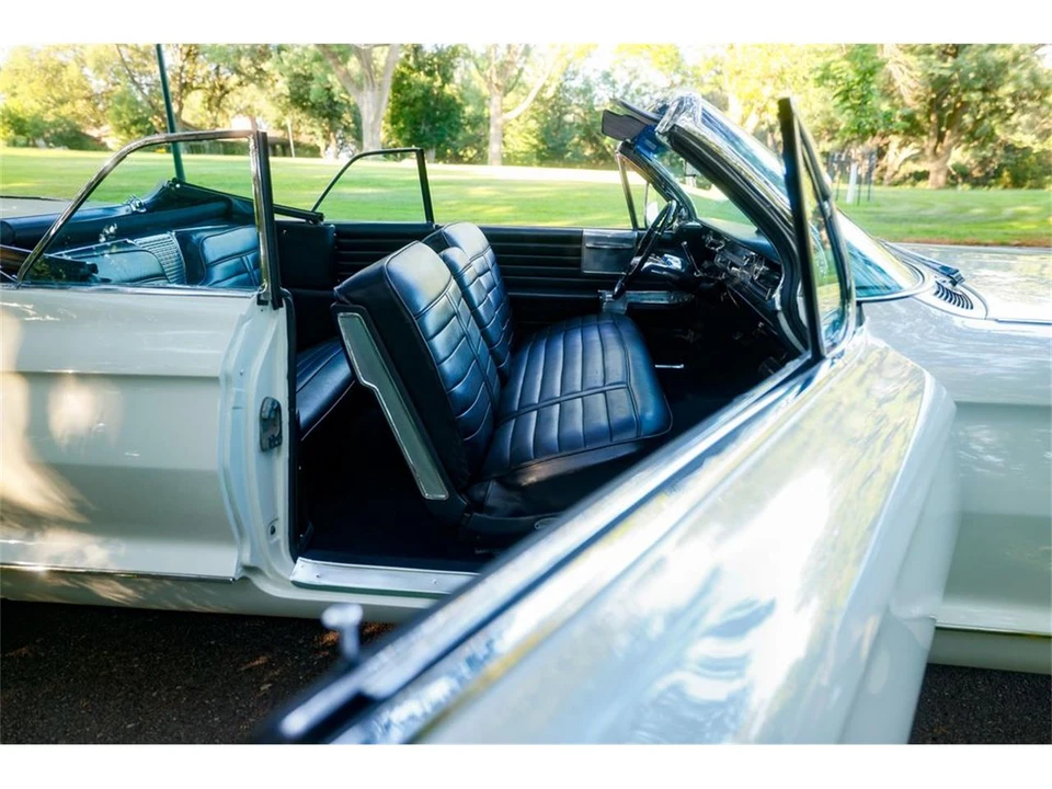 1961 Cadillac Series 62 6th Gen - Image 14 of 31