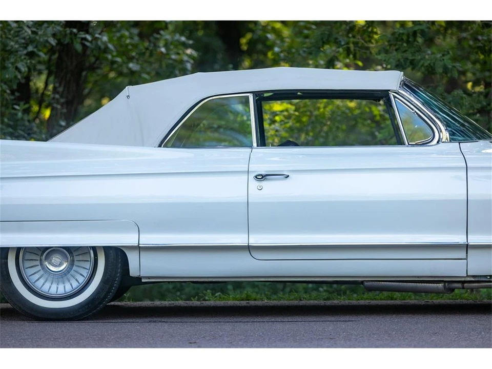 1961 Cadillac Series 62 6th Gen - Image 24 of 31