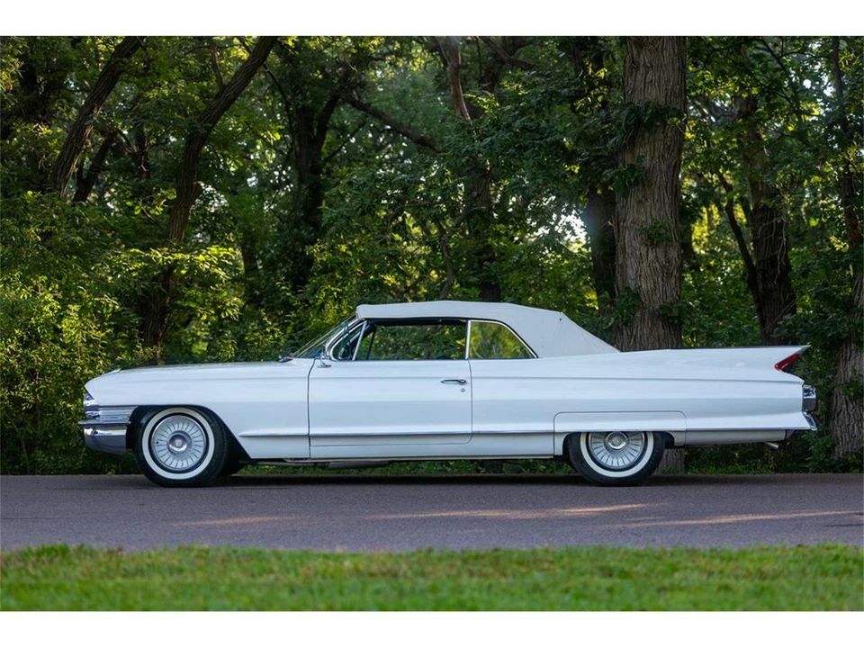 1961 Cadillac Series 62 6th Gen - Image 5 of 31