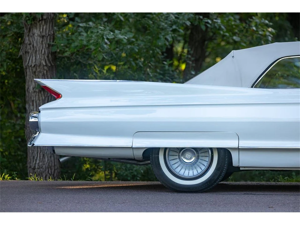 1961 Cadillac Series 62 6th Gen - Image 25 of 31