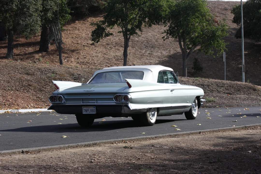 1961 Cadillac Series 62 6th Gen - Image 27 of 31