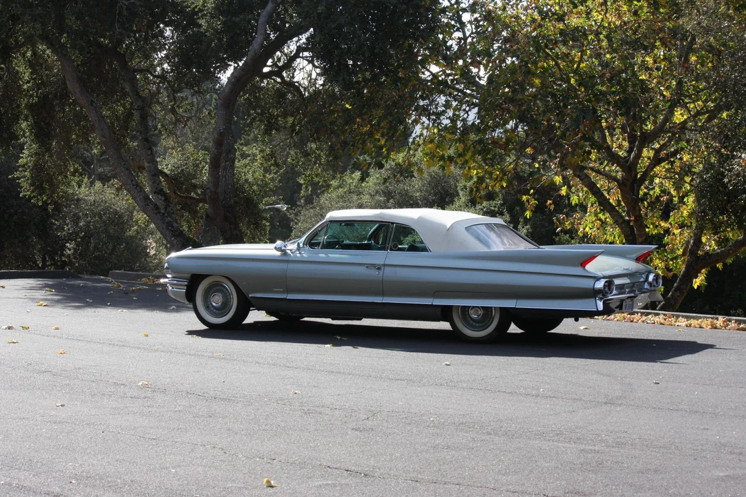 1961 Cadillac Series 62 6th Gen - Image 13 of 31