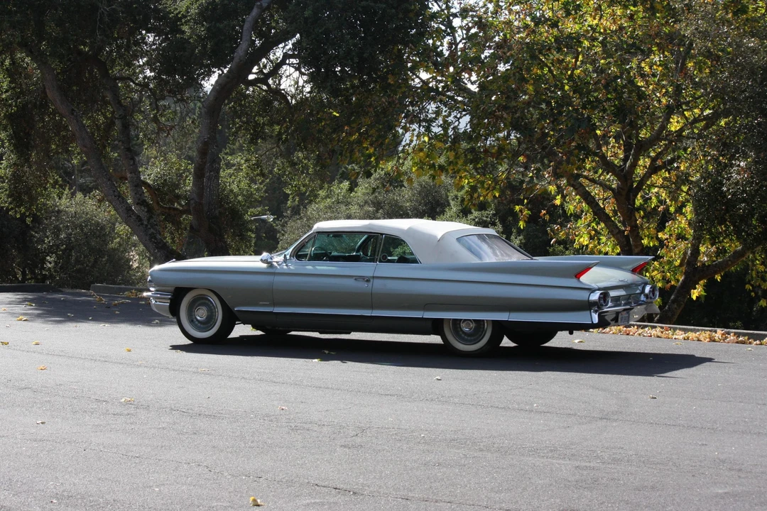 1961 Cadillac Series 62 6th Gen - Image 14 of 31