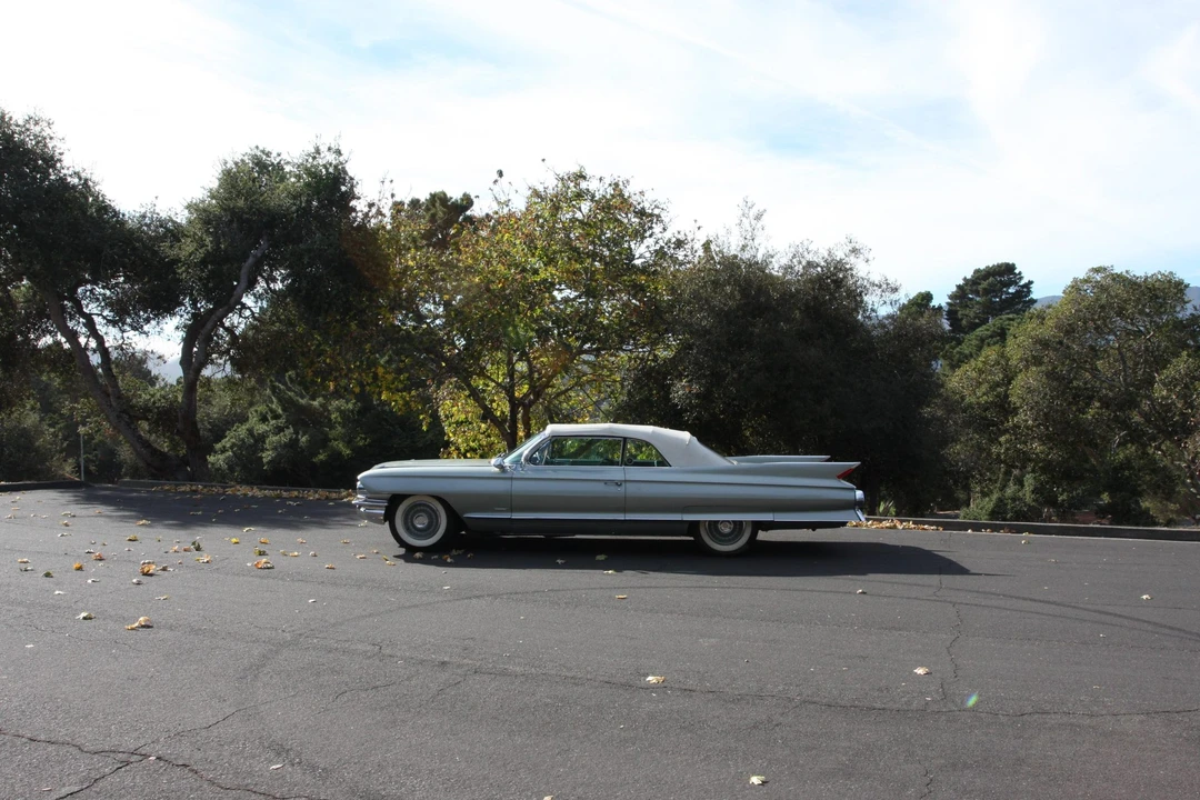 1961 Cadillac Series 62 6th Gen - Image 10 of 31