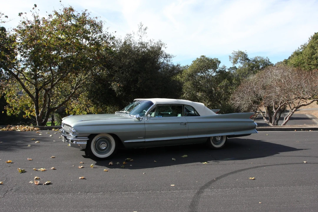 1961 Cadillac Series 62 6th Gen - Image 9 of 31
