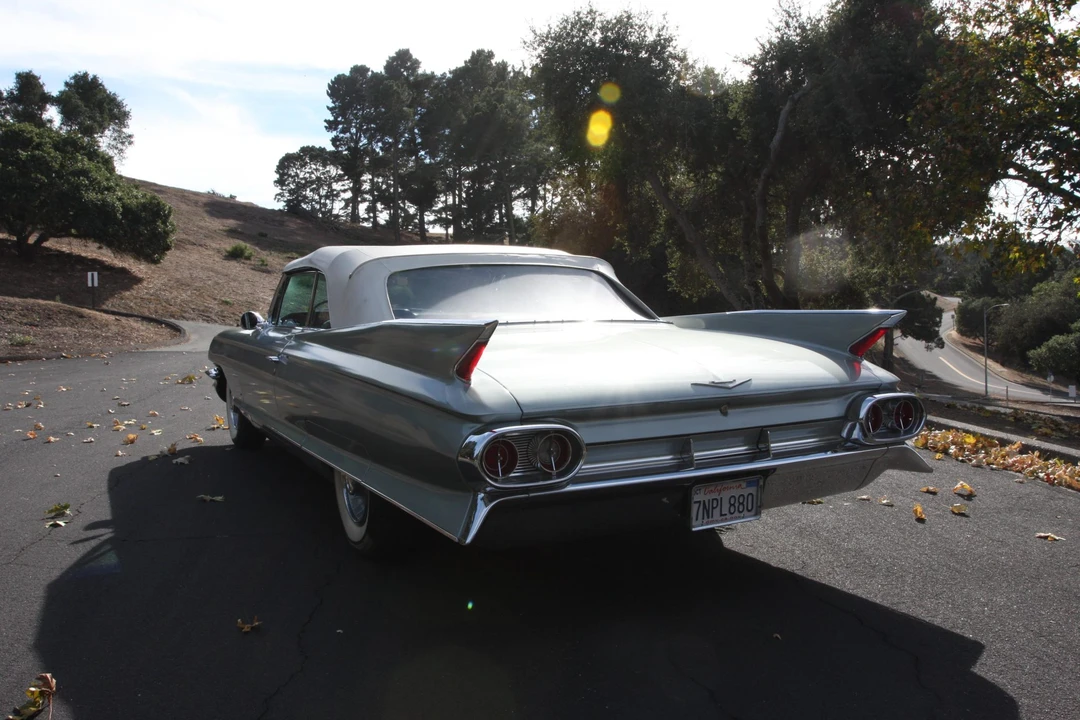 1961 Cadillac Series 62 6th Gen - Image 17 of 31