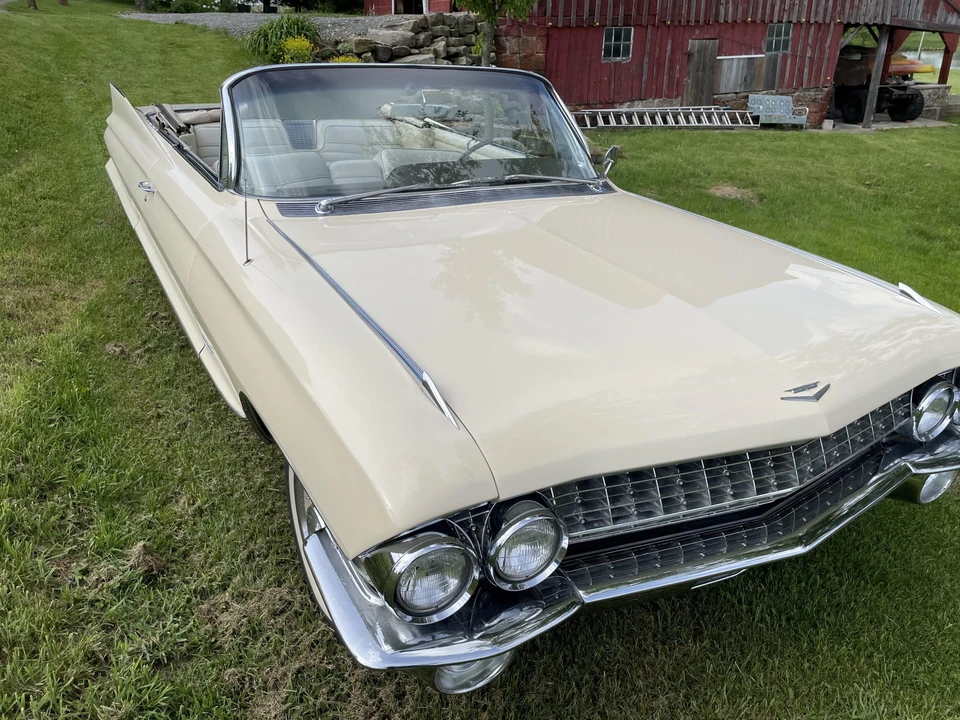 1961 Cadillac Series 62 6th Gen - Image 14 of 31
