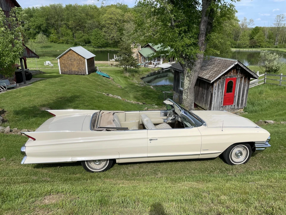 1961 Cadillac Series 62 6th Gen - Image 10 of 31