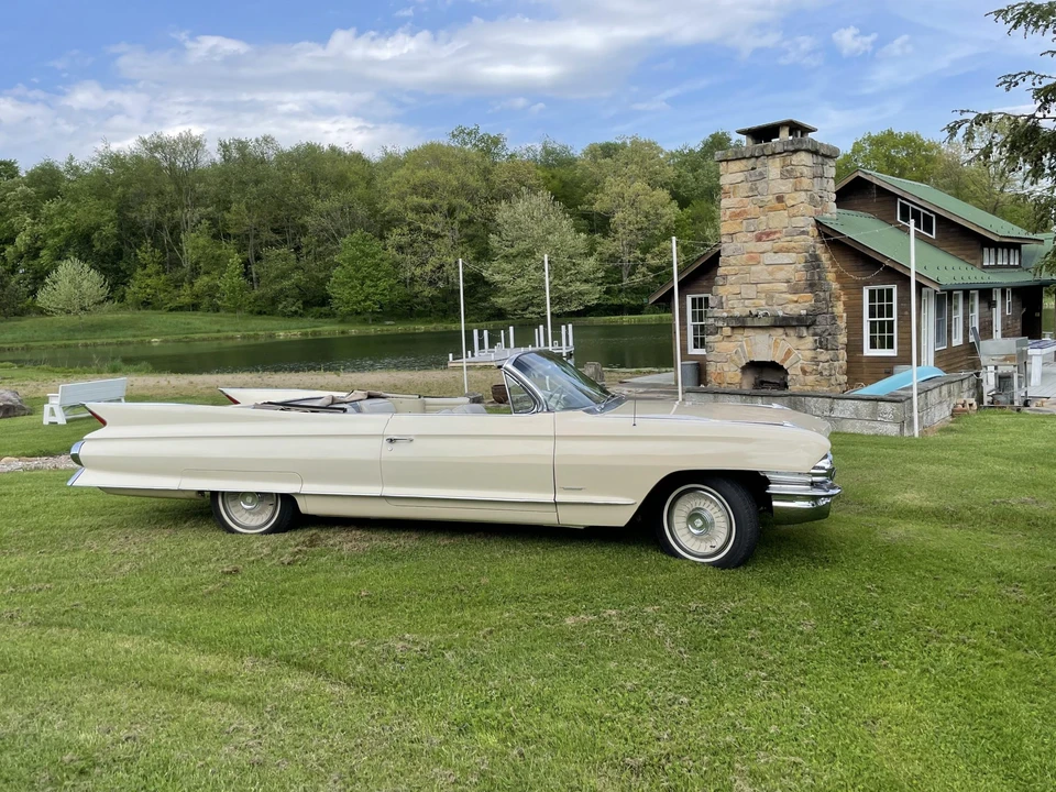1961 Cadillac Series 62 6th Gen - Image 9 of 31