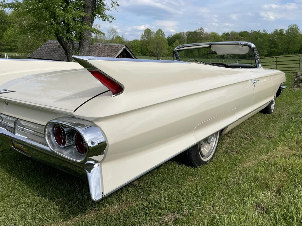 1961 Cadillac Series 62 6th Gen - Image 21 of 31