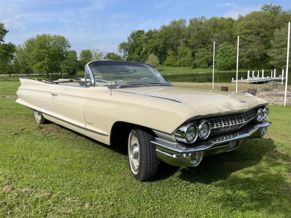 1961 Cadillac Series 62 6th Gen - Image 11 of 31