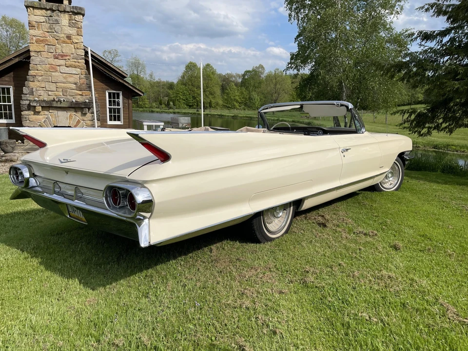 1961 Cadillac Series 62 6th Gen - Image 8 of 31
