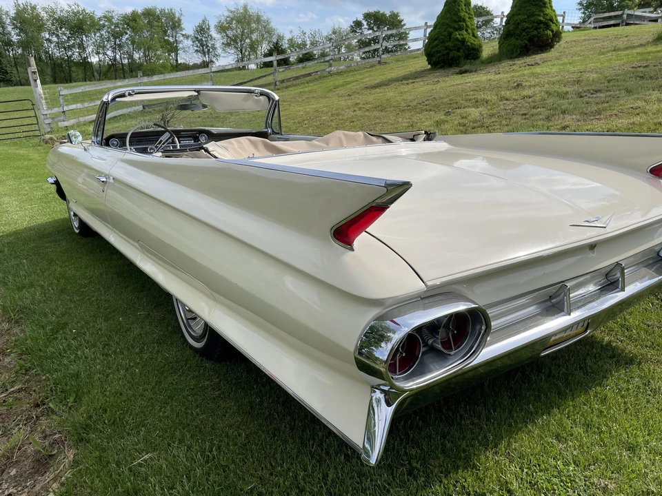 1961 Cadillac Series 62 6th Gen - Image 19 of 31