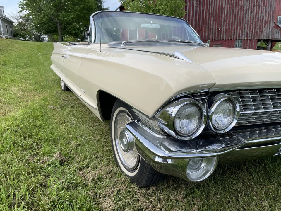 1961 Cadillac Series 62 6th Gen - Image 15 of 31
