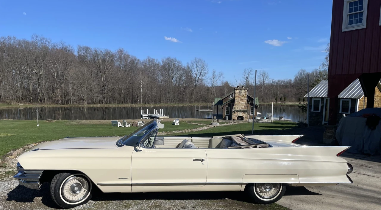 1961 Cadillac Series 62 6th Gen - Image 18 of 31