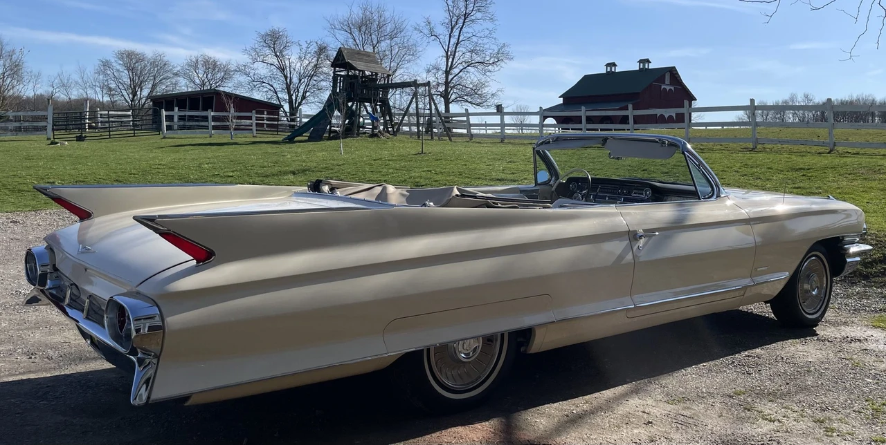 1961 Cadillac Series 62 6th Gen - Image 24 of 31