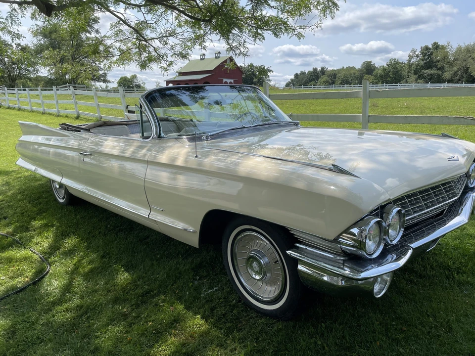 1961 Cadillac Series 62 6th Gen - Image 12 of 31