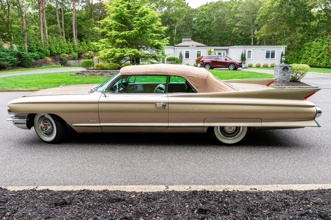 1961 Cadillac Series 62 6th Gen - Image 14 of 31