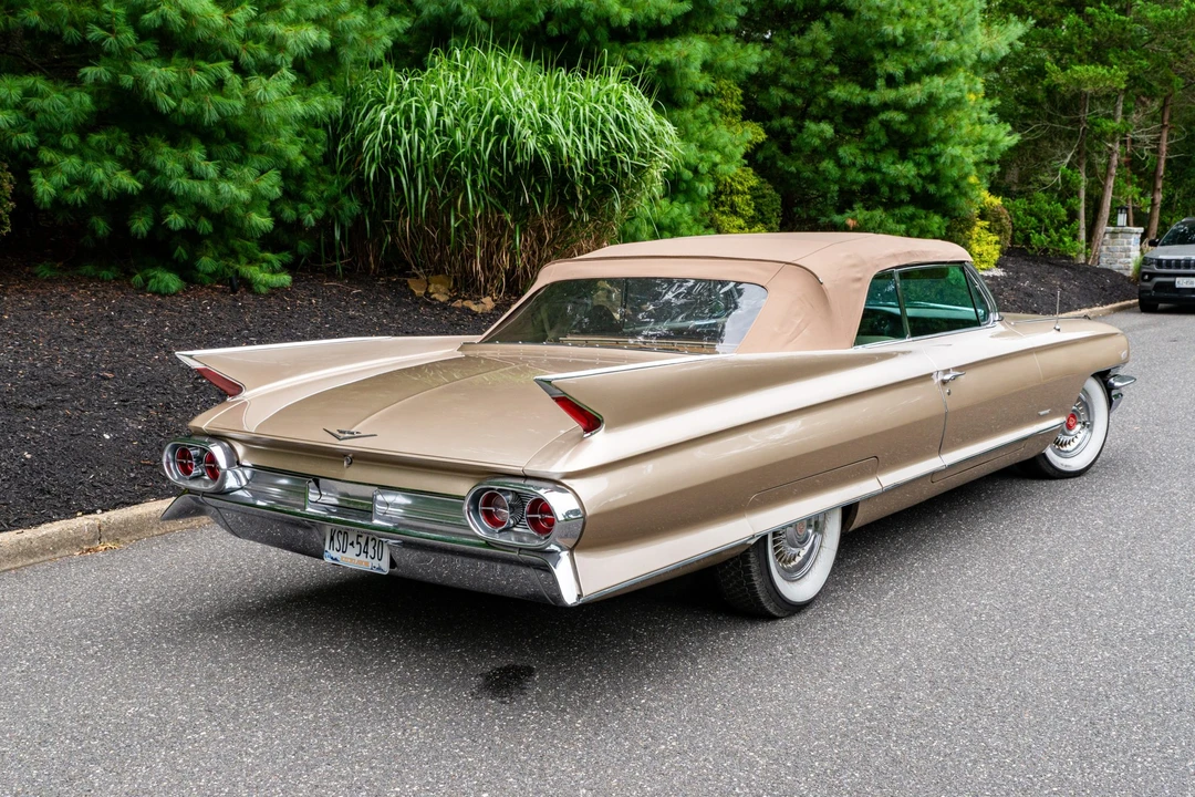 1961 Cadillac Series 62 6th Gen - Image 16 of 31