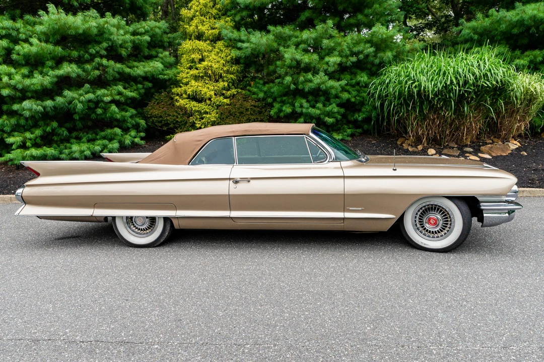 1961 Cadillac Series 62 6th Gen - Image 18 of 31