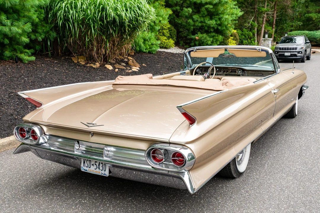 1961 Cadillac Series 62 6th Gen - Image 9 of 31