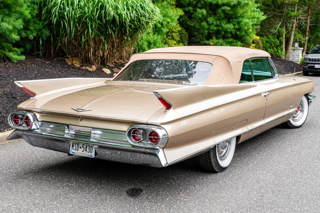 1961 Cadillac Series 62 6th Gen - Image 17 of 31