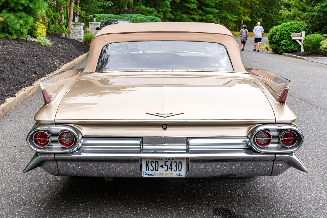 1961 Cadillac Series 62 6th Gen - Image 15 of 31