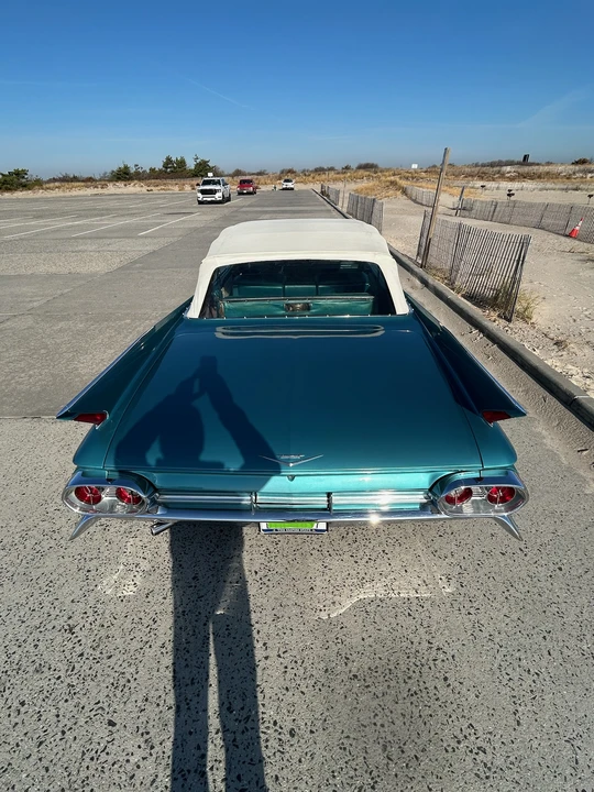 1961 Cadillac Series 62 6th Gen - Image 18 of 31