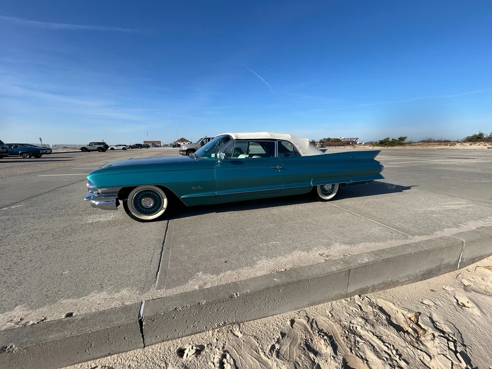 1961 Cadillac Series 62 6th Gen - Image 2 of 31