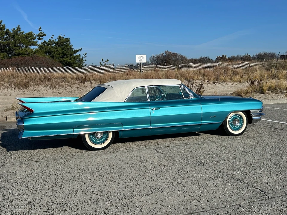1961 Cadillac Series 62 6th Gen - Image 14 of 31