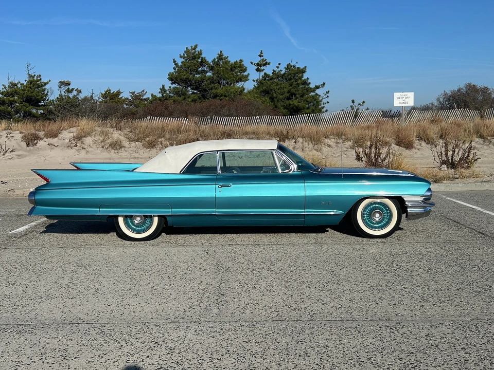 1961 Cadillac Series 62 6th Gen - Image 13 of 31