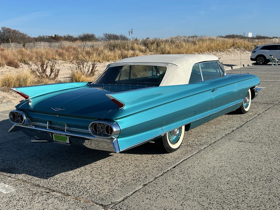 1961 Cadillac Series 62 6th Gen - Image 17 of 31