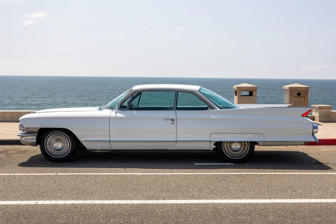 1961 Cadillac Series 62 6th Gen - Image 12 of 31