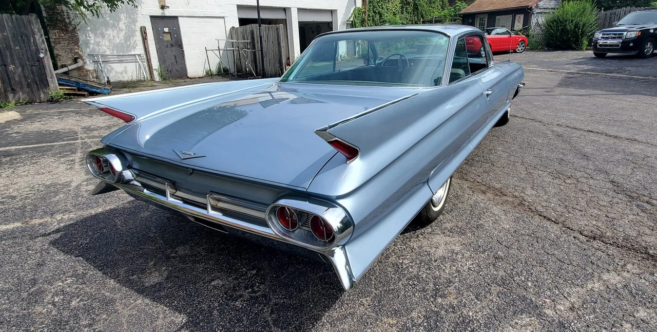 1961 Cadillac Series 62 6th Gen - Image 9 of 31