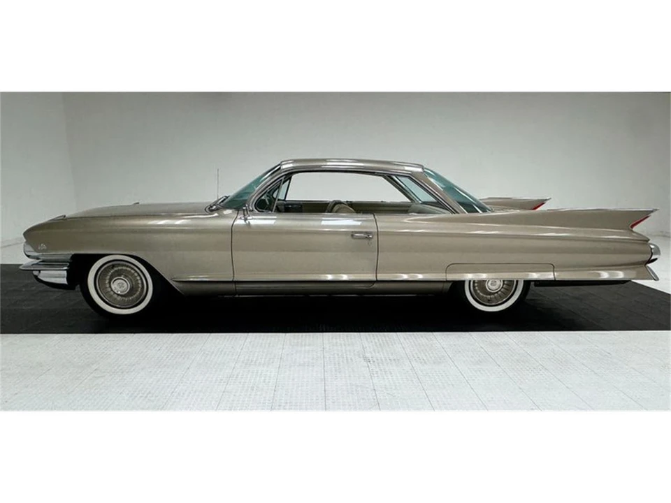 1961 Cadillac Series 62 6th Gen - Image 2 of 31