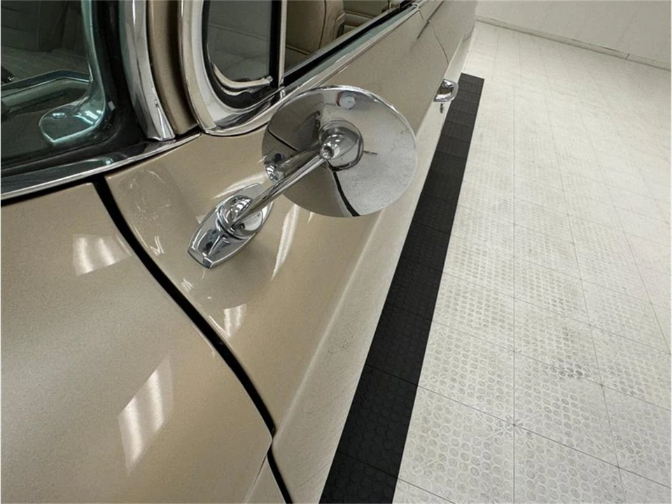 1961 Cadillac Series 62 6th Gen - Image 17 of 31