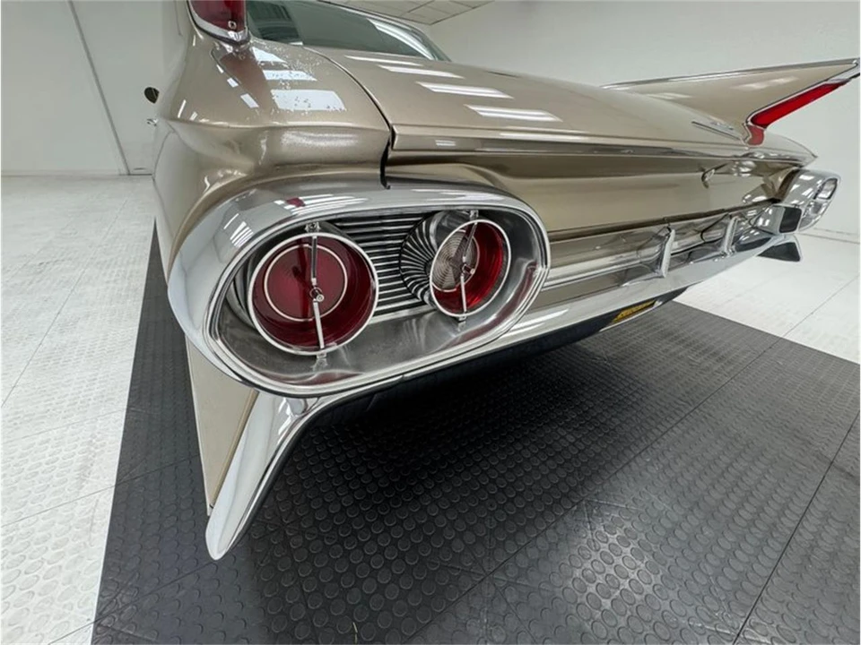 1961 Cadillac Series 62 6th Gen - Image 23 of 31